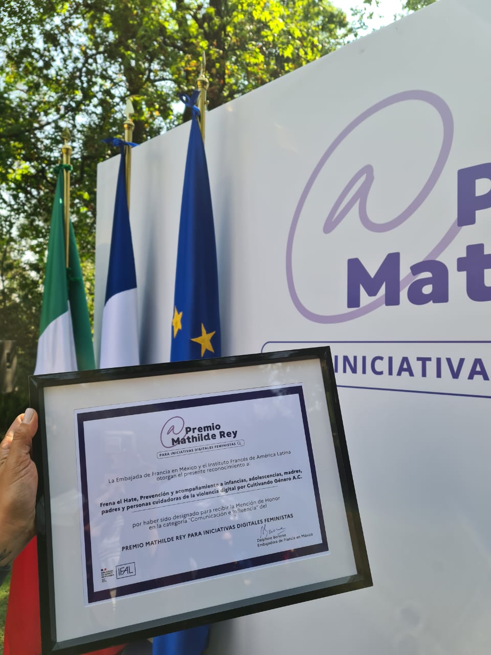 Cultivando Género fue reconocida con la mención de honor del premio Mathilde Rey para iniciativas digitales feministas en la categoría “Influencia y Comunicación”,